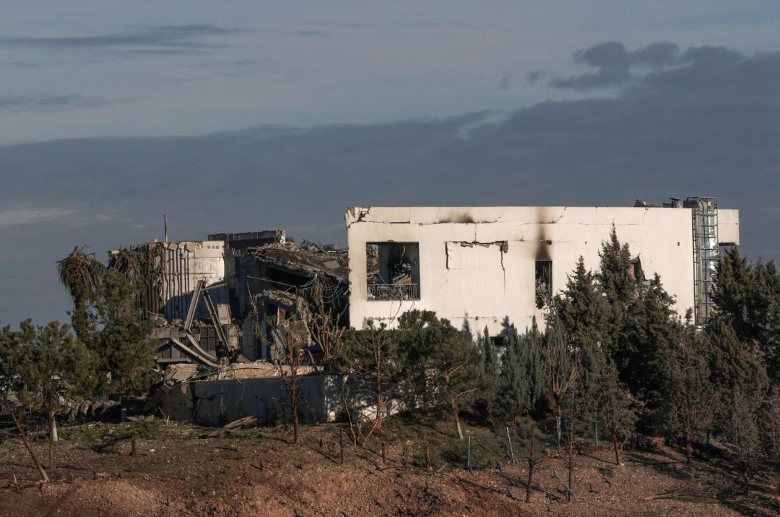 A picture shows a view of a damaged building following a missile strike launched by Iran's Revolutio<em></em>nary Guard Corps (IRGC), Irbil, Jan. 16, 2024. (AFP Photo)